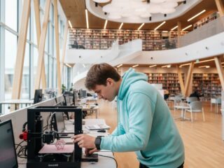 Oodi kirjasto palvelut: Stadin upeimman olohuoneen opas 2026