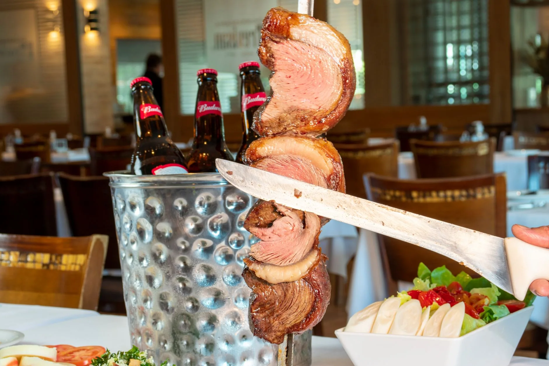 Brasilialaisia churrasco-lihavartaita grillissä